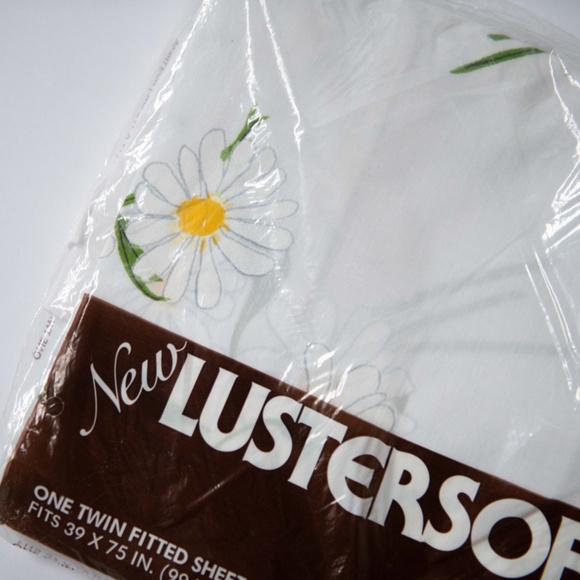 Twin Fitted Sheet | Vintage Burlington Lustersoft Daisy Spray *PLZ READ* - Picture 1 of 8